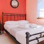 Blooming Yard Studio Apartment, Vesta Philoxenia