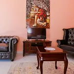 Blooming Yard Studio Apartment, Vesta Philoxenia
