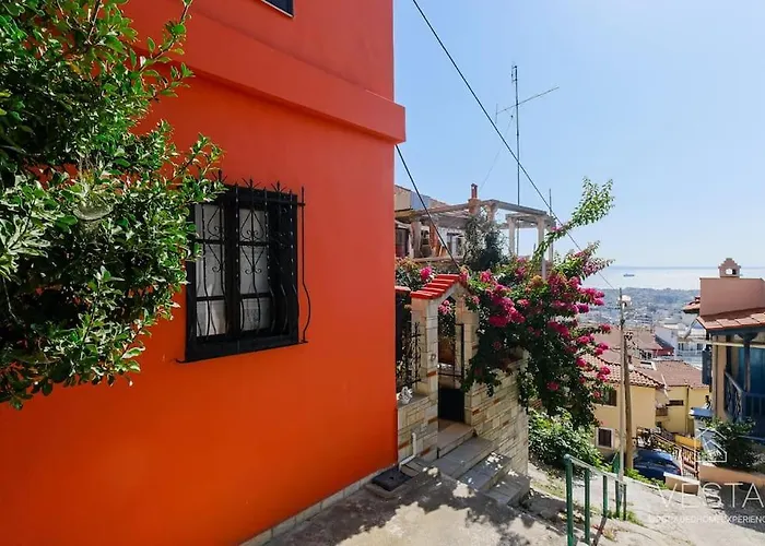 Blooming Yard Studio Apartment, Vesta Philoxenia
