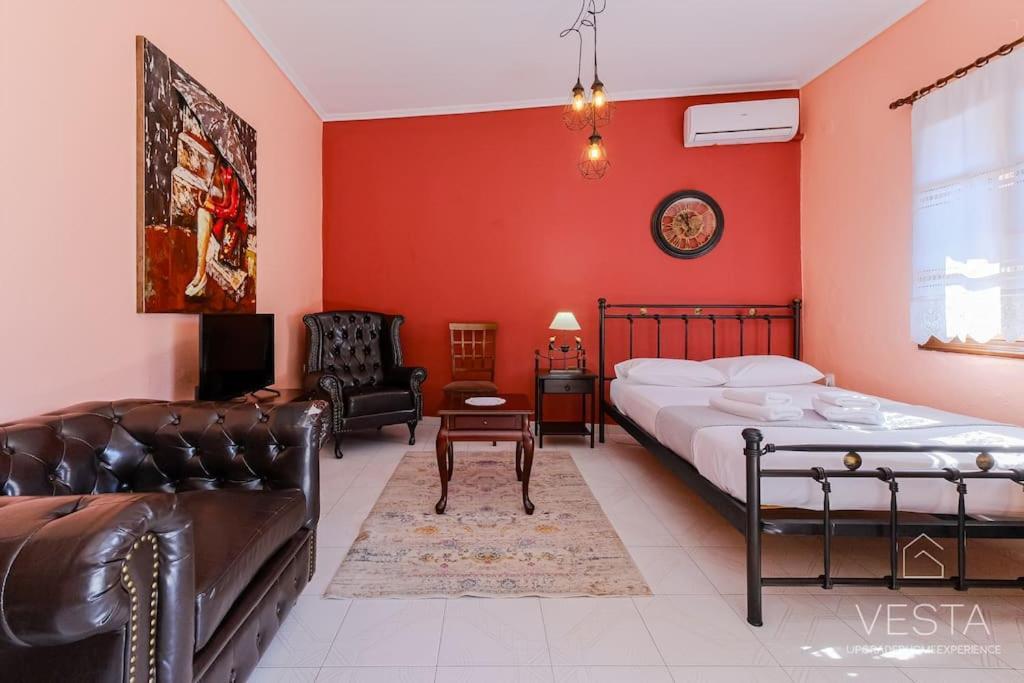 Blooming Yard Apartment, Vesta Philoxenia Apartment